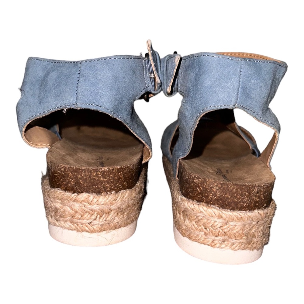 Universal Thread Platform Sandals - Picture 4 of 7